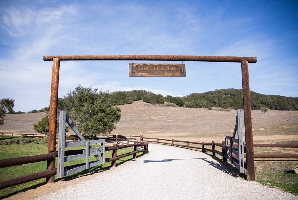 The-entrance-to-the-ranchs-adobe-home-is-lined-with-a-fence-built-by-President-Reagan-himself-out-of-recycled-telephone-poles-1024x688 The-entrance-to-the-ranchs-adobe-home-is-lined-with-a-fence-built-by-President-Reagan-himself-out-of-recycled-telephone-poles-1024x688